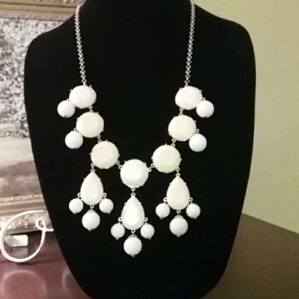 Statement necklace